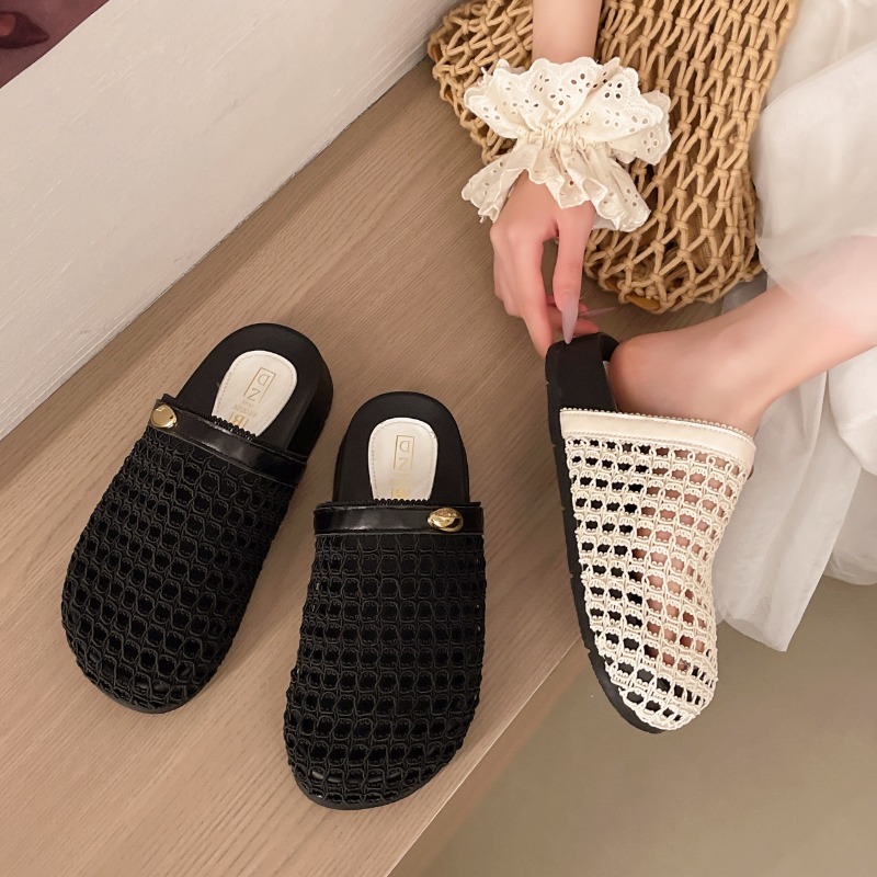 Outdoor Lighting Round - Sommerliche Mode: Einfarbige, ausgehöhlte Damen-Mules mit